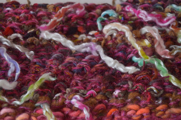 ファンシーヤーンをかのこ編みで編むスヌードキット　魔女ピンク　nijiyarn 3枚目の画像