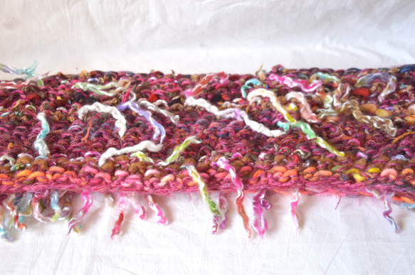 ファンシーヤーンをかのこ編みで編むスヌードキット　魔女ピンク　nijiyarn 2枚目の画像