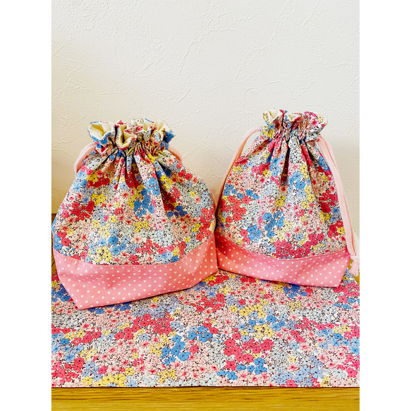 【サイズ選択・サイズ可】【セット内容変更可】ピンク系のお花柄×ドット　ランチョンマット　コップ袋　お弁当袋　給食袋 2枚目の画像