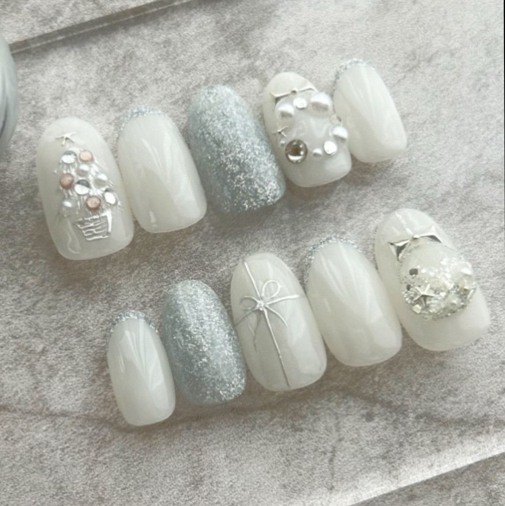 【No.041】ネイルチップ♡クリスマスネイル♡スノーボール♡オフホワイト No.041】ネイルチップ♡クリスマスネイル♡スノーボール♡オフ