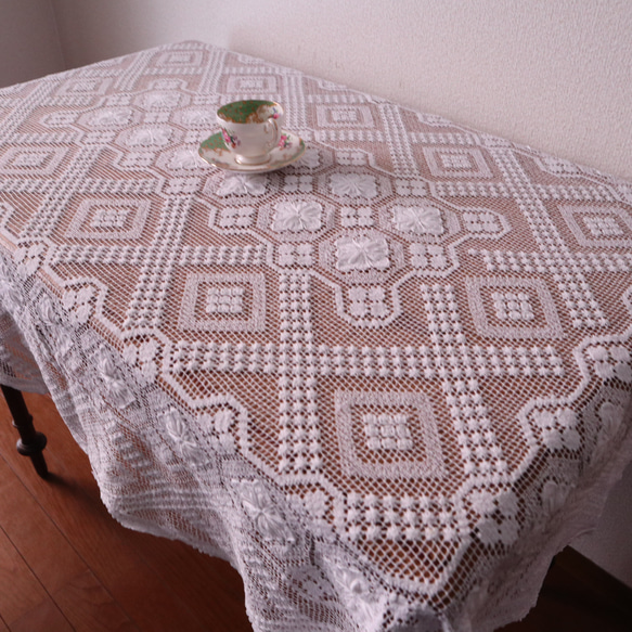 ドイツの手仕事/細やかな手編み タスカニーレース テーブルクロス