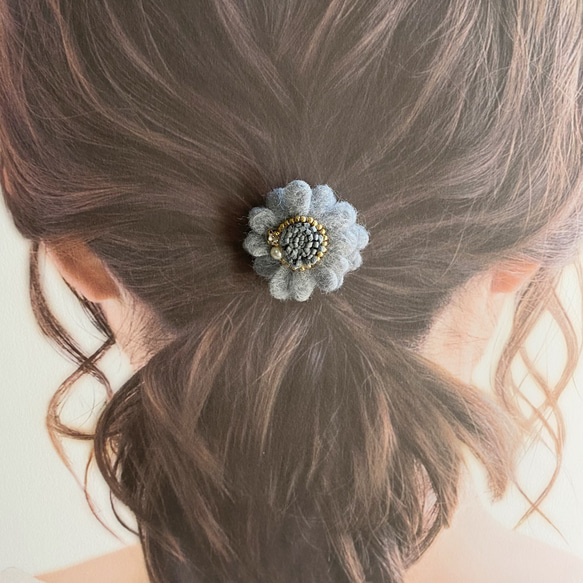 【felt flower】冬素材＆ビーズ刺繍のヘアゴム 5枚目の画像