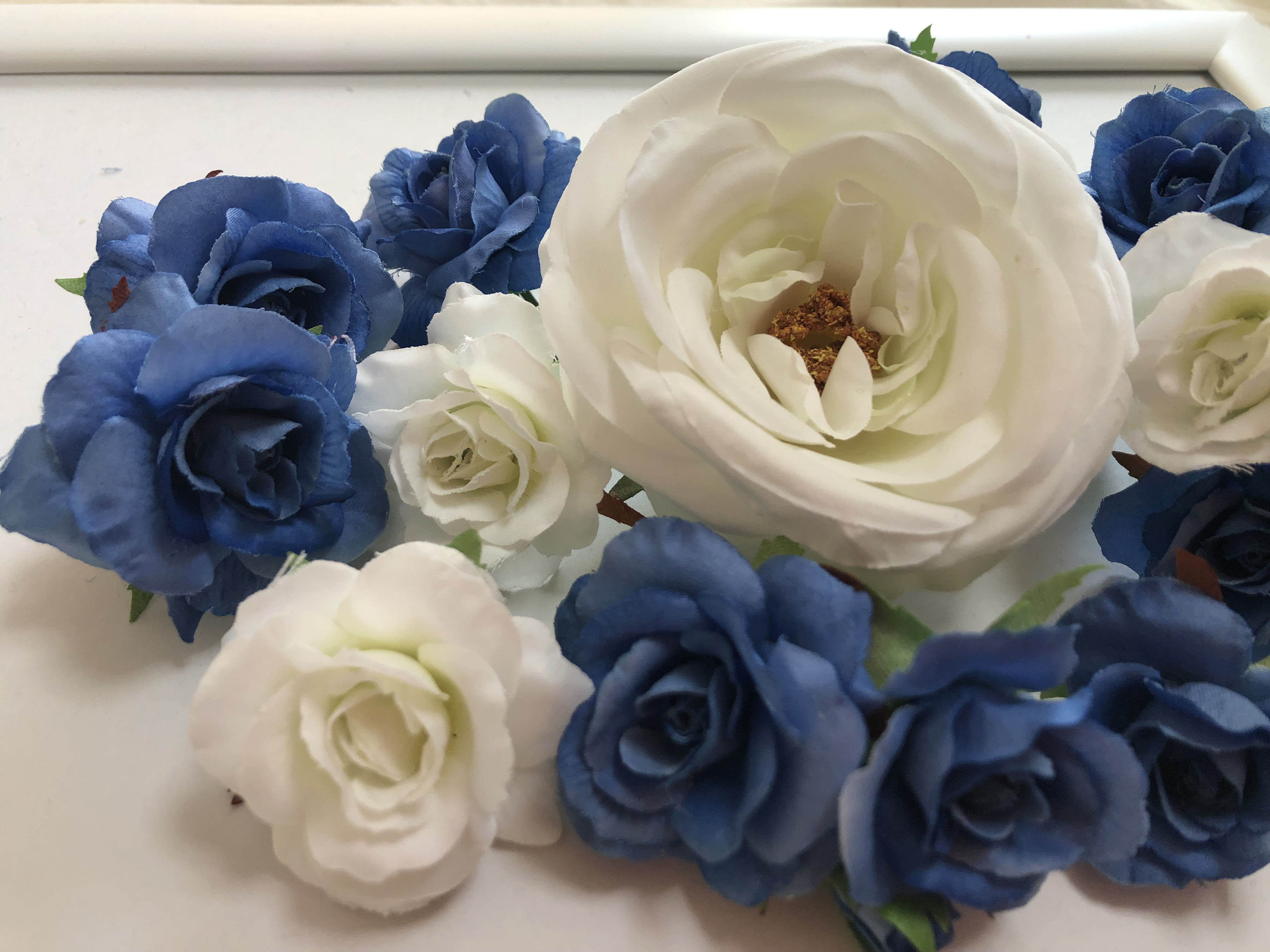 ブルーローズとホワイトローズたくさんのヘッドドレス・髪飾り　美女と野獣・ハーフアップ・ラプンチェル