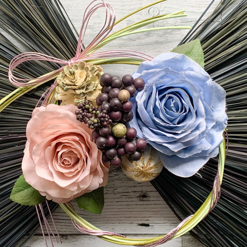 お正月飾り2024 No.6 ／バラとベリーのしめ飾り しめ縄・しめ飾り Hane  