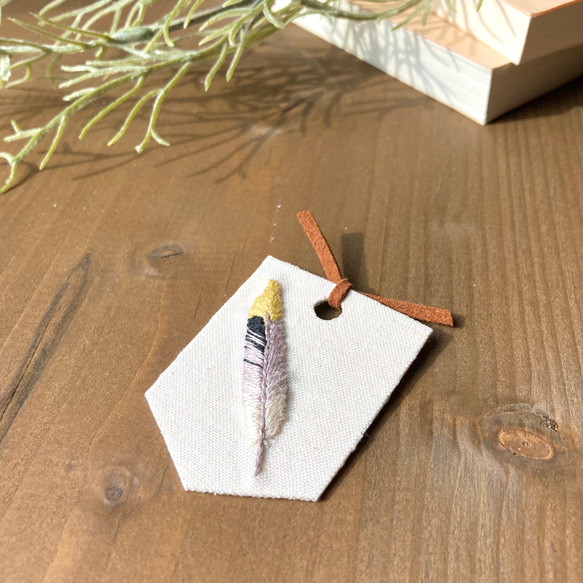 小鳥のオトシモノ】手刺繍のしおり〈No.3〉受注制作 しおり