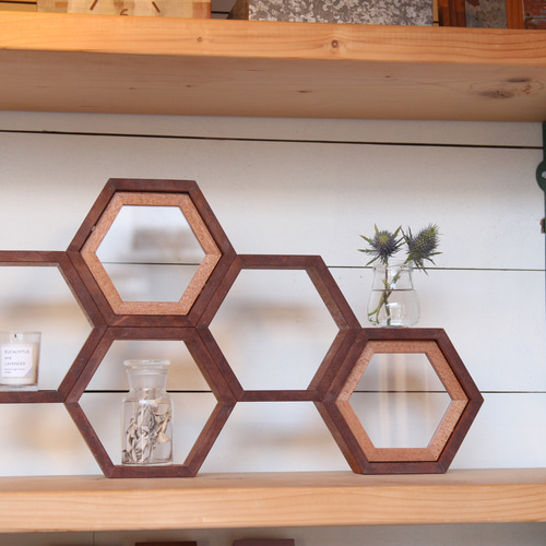 蜂の巣　インテリア　置物 蜂の巣の飾り棚 ミツバチ beehive display shelf その他インテリア雑貨