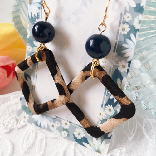 ネイビー豹柄大ぶりピアス*おしゃれ大人かっこいい可愛い*ヒョウレオ