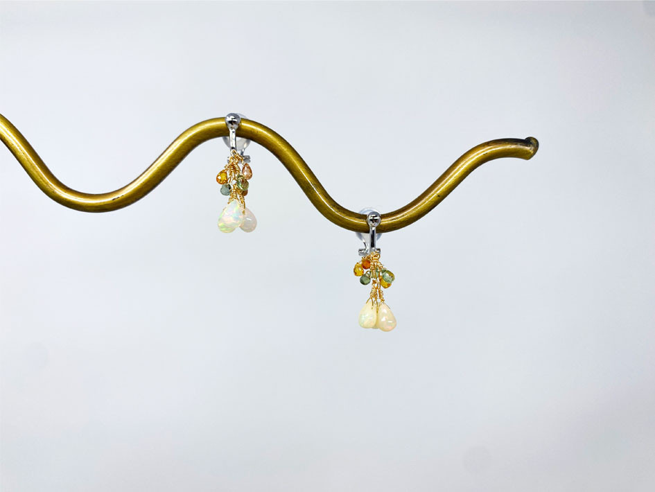 ウォーターオパール + カラーサファイアイヤリング（SV925）