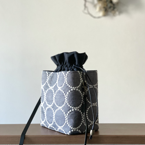 「専用」ミナペルホネン　あおりポケット巾着バッグ　ハンドメイド ⚮̈ミナペルホネン tambourine navy ネリオバッグ あおり巾着