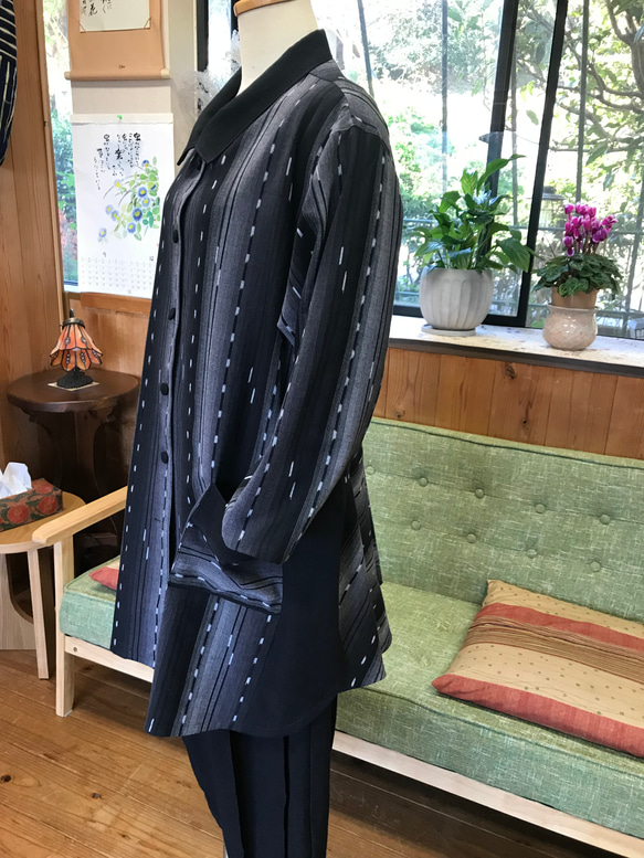 久留米絣ぼかし縞グレー黒ジャケット 2枚目の画像