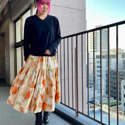 品多く 着物リメイク シャンパン 花柄ティアードスカート 綸子 1点もの スカート