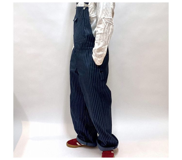 岡山/休閒男女通用高品質條紋牛仔背帶褲，寬鬆設計，採用優質面料製成 ^^ 第18張的照片