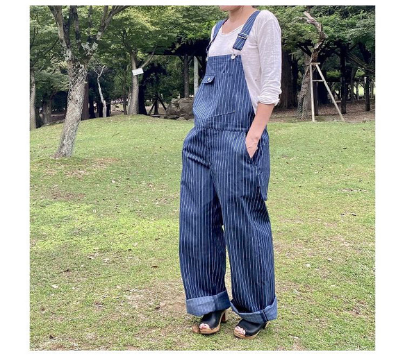 岡山/休閒男女通用高品質條紋牛仔背帶褲，寬鬆設計，採用優質面料製成 ^^ 第8張的照片