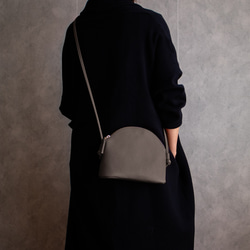 ポシェット 上質本革 シンプル ミニバッグ 大人 コンパクト ミニマル 上品【トープ】 2枚目の画像