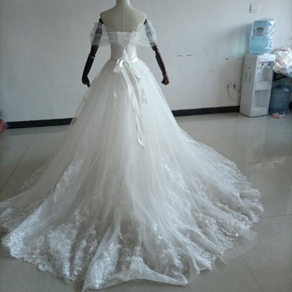 豪華！米白色洋裝 2ways 婚紗露肩可拆式罩裙美人魚線 第6張的照片