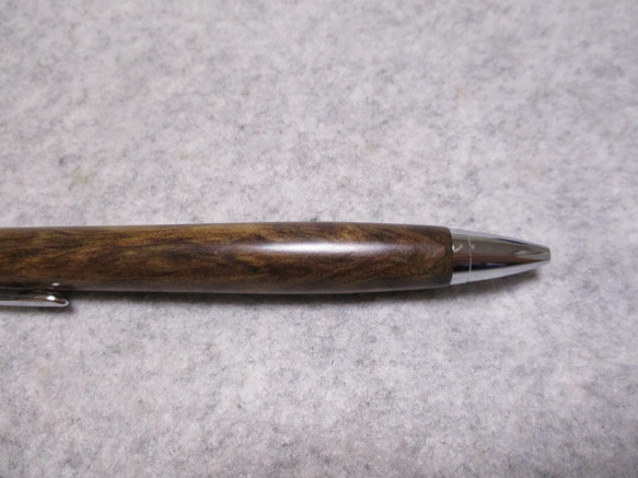 神代屋久杉　トラ杢　ガラスコート仕上げ　ワンピースタイプの木軸ボールペン(シャープペンシル) 7枚目の画像