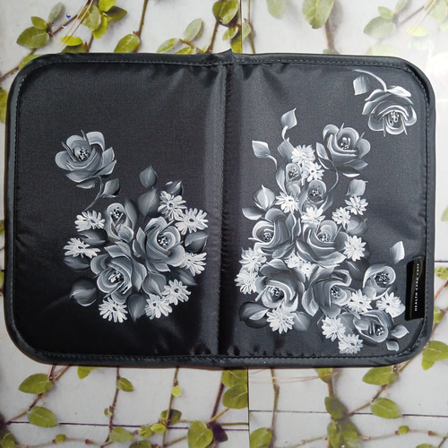 お薬手帳ケース トールペイント 手書き ハンドメイド ホワイト