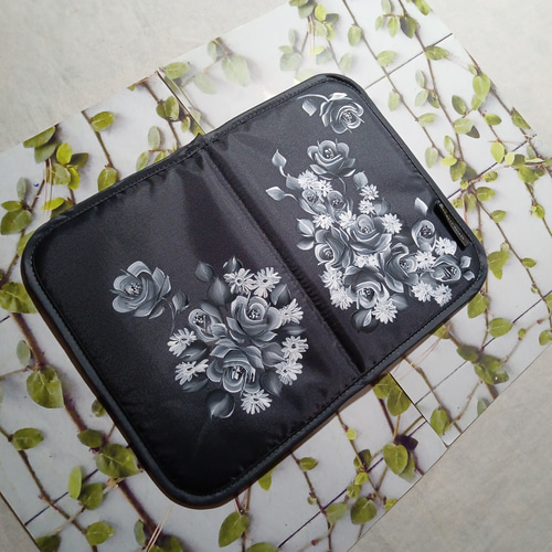 お薬手帳ケース トールペイント 手書き ハンドメイド ホワイト
