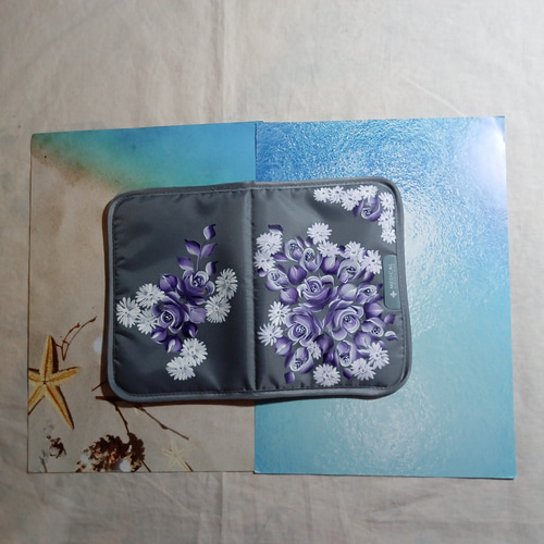 お薬手帳ケース トールペイント 手書き ハンドメイド 紫色の薔薇