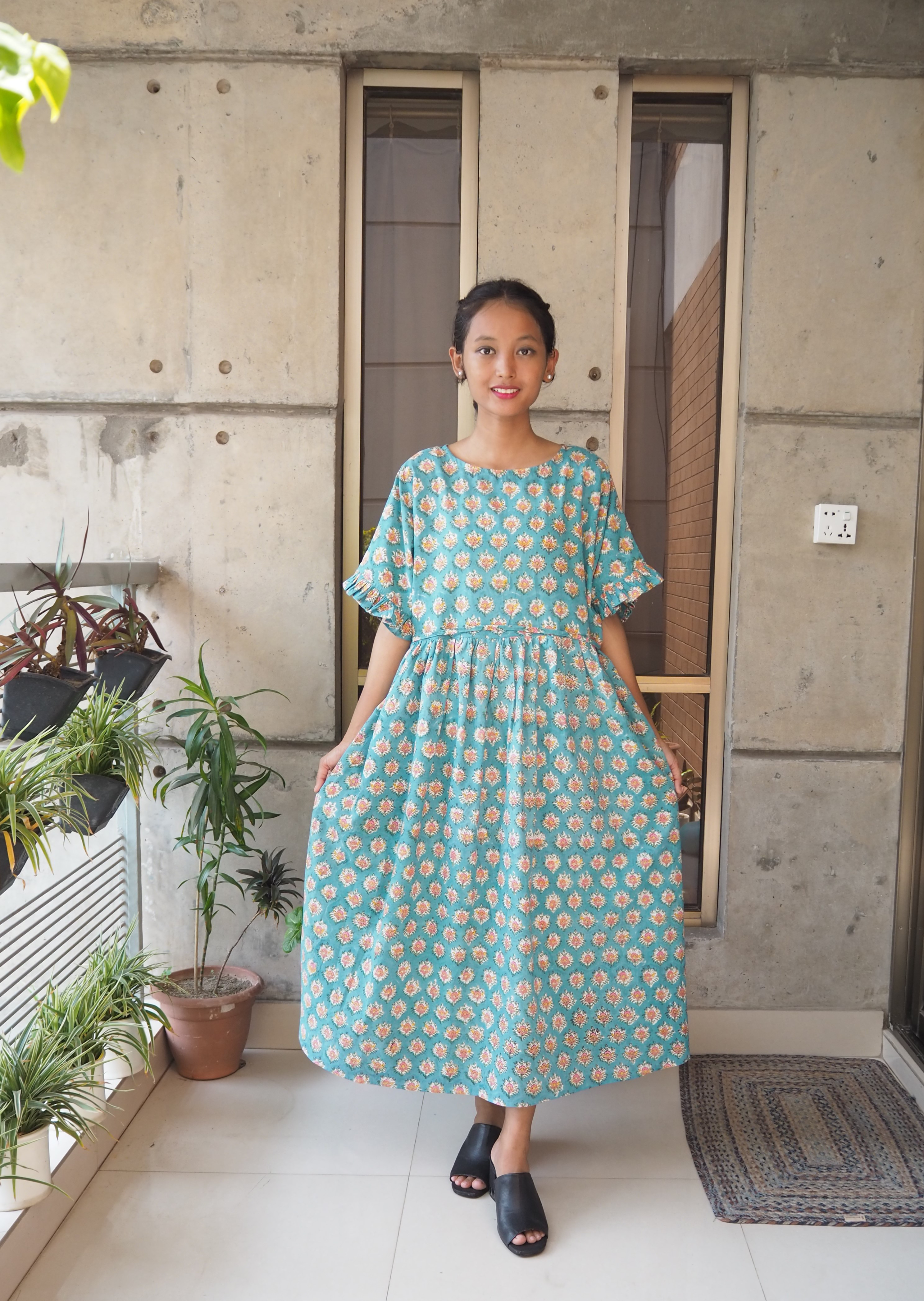 フリルスリーブワンピース(インド綿、スクリーンプリント）