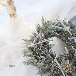 粉雪　白い小枝たちのクリスマスリース 2枚目の画像