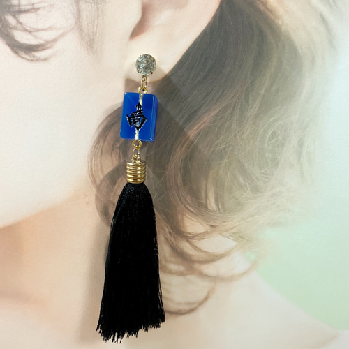 牌を選べるロングタッセル付きミニミニ麻雀牌ピアス【受注生産