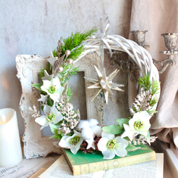 【クリスマスリース】クリスマスローズの聖なる夜の1番星リース 12枚目の画像