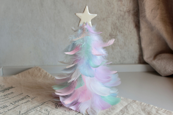 夢色レインボーフェザーのクリスマスツリーのアレンジ【台座別売り】 8枚目の画像