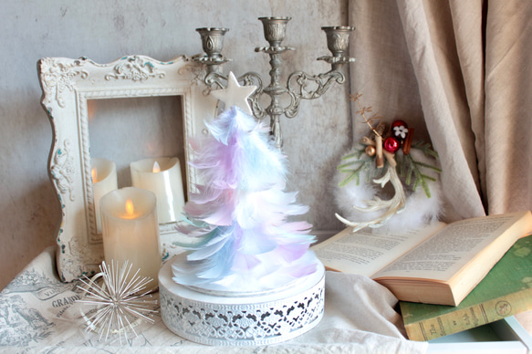 夢色レインボーフェザーのクリスマスツリーのアレンジ【台座別売り】 3枚目の画像