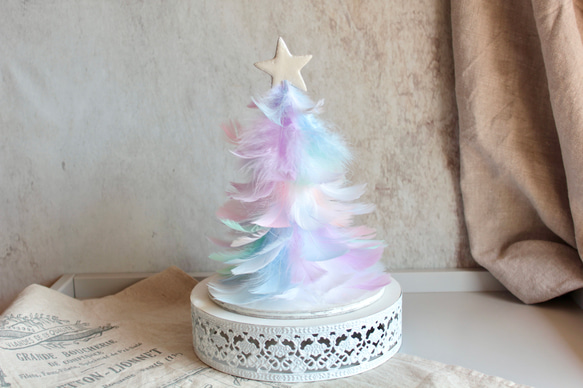 夢色レインボーフェザーのクリスマスツリーのアレンジ【台座別売り】 6枚目の画像