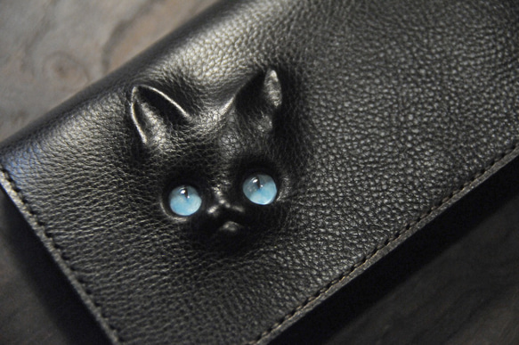 <訳あり>黒猫の長財布（表革：VACCHETTA800、仮セット猫目：アクアマリン）約262ｇ 猫目選べます♪ 1枚目の画像
