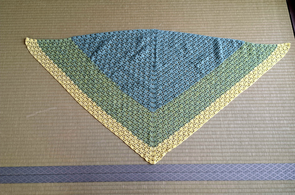 かぎ針編みの三角ショール 5枚目の画像