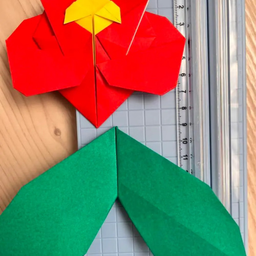 ツバキ 椿 葉っぱ 花 折り紙 ハンドメイド 壁面飾り お祝い