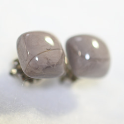 （1 件）帝王碧玉方形耳環（8 毫米，淺棕色，鈦柱） 第3張的照片