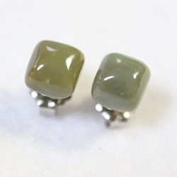 (1 件) 帝王碧玉方形耳環（6 毫米，綠色，鈦柱） 第2張的照片