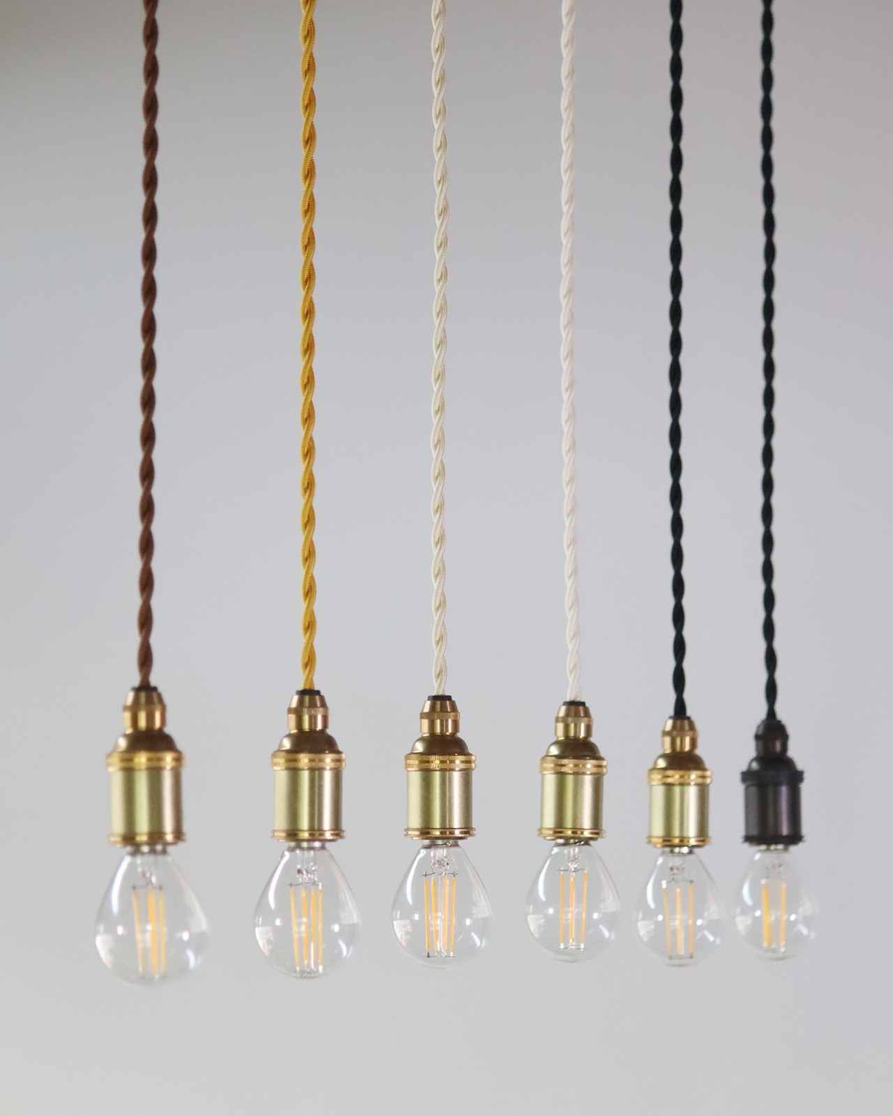 こぶりなE17真鍮ソケット