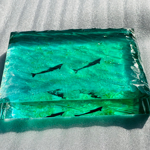 インテリアアートブロック ラージ エメラルドグリーンの海とペアイルカ