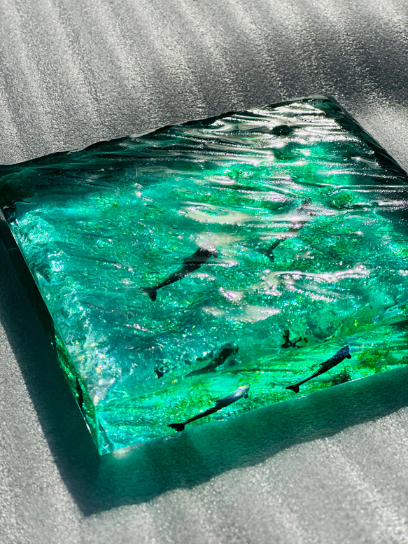 インテリアアートブロック ラージ エメラルドグリーンの海とペアイルカ