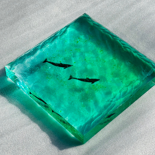 インテリアアートブロック ラージ エメラルドグリーンの海とペアイルカ