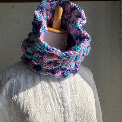 縄編み模様のネックウォーマー　ピンクブルー系 3枚目の画像