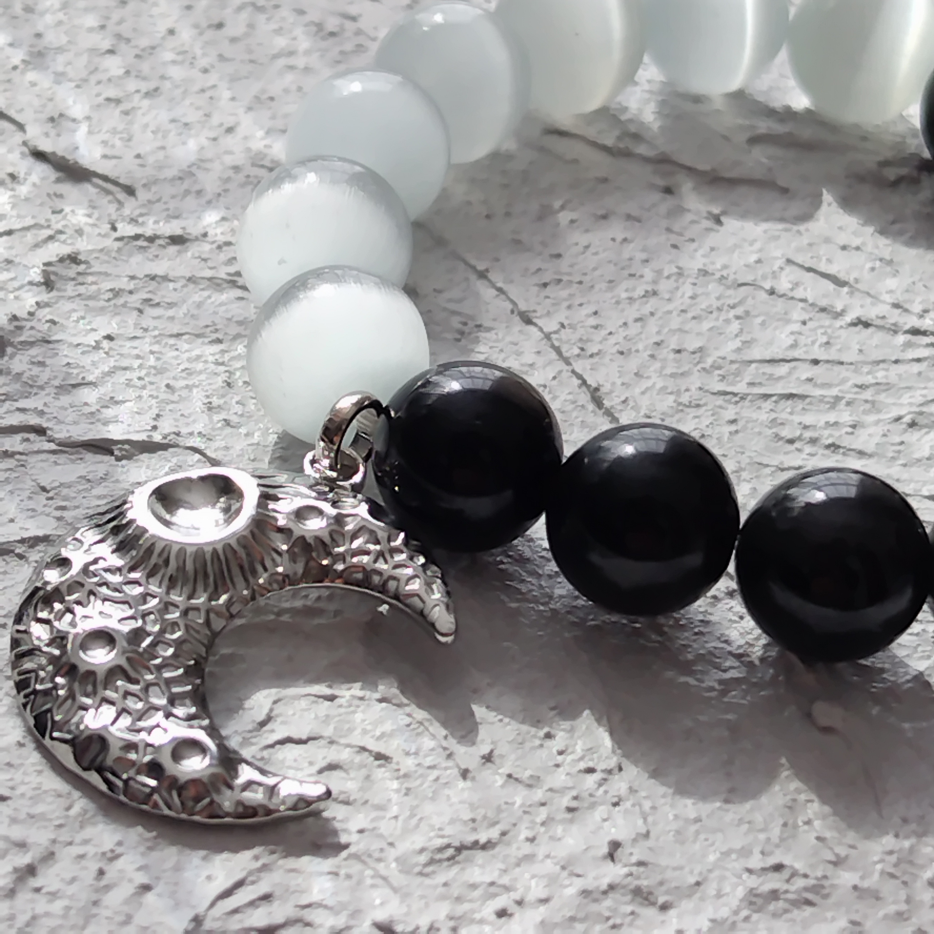 【桃源郷の天然石ブレスレット】