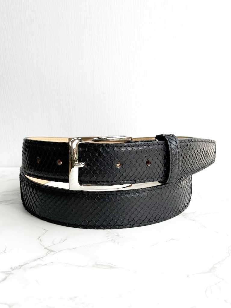 日本製　パイソン　マット仕上げ　上質　ベルト　３３mm巾　蛇革　ダイヤモンドパイソン　エキゾチックレザー