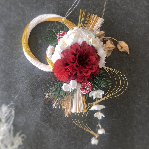 しめ縄しめ飾り　お正月飾り　しめ縄リース　紅白 お正月飾り】紅白しめ縄とお花のお飾り 002 正月