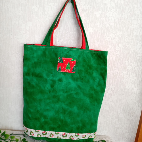 岡重 トートバッグ 縦型 クリスマス柄 パッチワーク 和装 岡重 トートバッグ 縦型 クリスマス柄 パッチワーク 和装