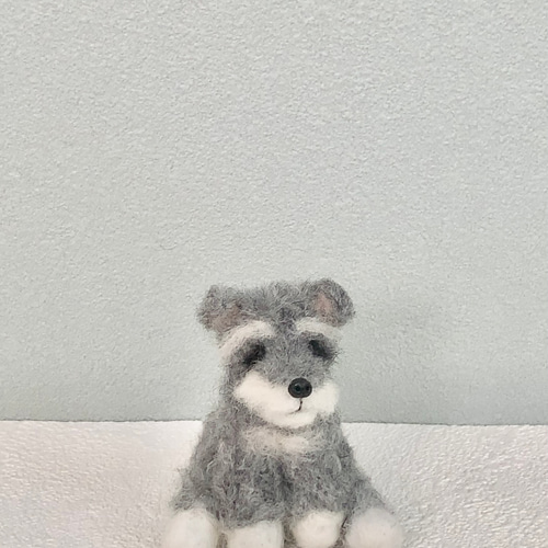 羊毛フェルトのちょこっとおすわりシュナウザー 犬ぬいぐるみ