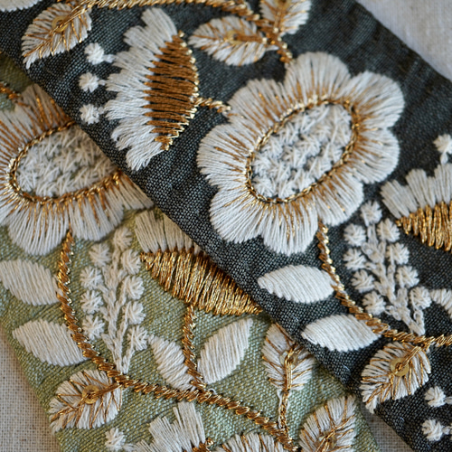 リトルアイランド　ラビットファーポンチョ　ガウン　ケープ　刺繍　ビーズ　本革 リトルアイランド ラビットファーポンチョ ガウン ケープ 刺繍