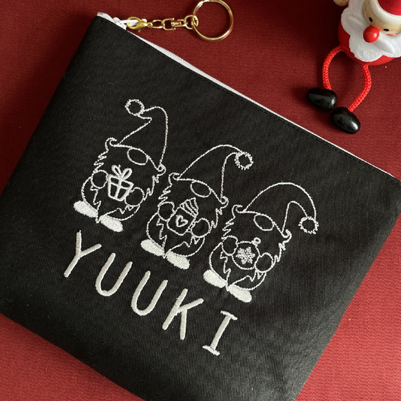 【ポーチ】【名入れ】 刺繍 クリスマス 白 黒 サンタクロース プレゼント ギフト 名前 オーダーメイドsanta01 7枚目の画像