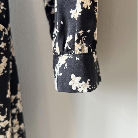 フレンチレトロな花柄ワンピース秋の新作長袖雰囲気ウエストVネックロングスカート 11枚目の画像