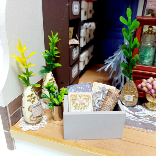魔法雑貨店』ミニチュアドールハウスの完成品です。 その他 魔法雑貨店』ミニチュアドールハウスの完成品です。 その他