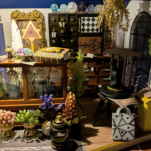 魔法雑貨店』ミニチュアドールハウスの完成品です。 その他インテリア
